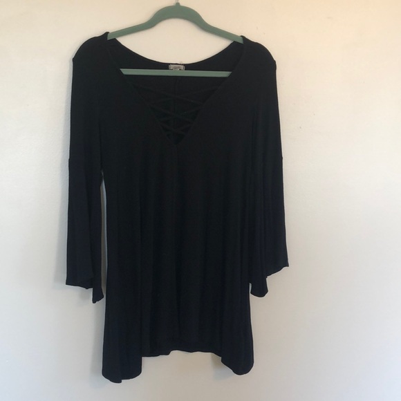 Black long sleeve cross cross chest. Ecoté size medium - Picture 1 of 5